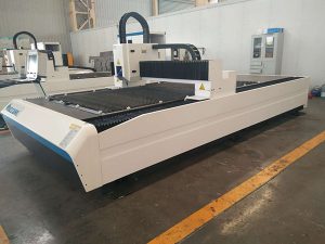 Cina mesin penjualan panas 400 W 600 W Murah lembaran logam CNC laser cutting harga mesin