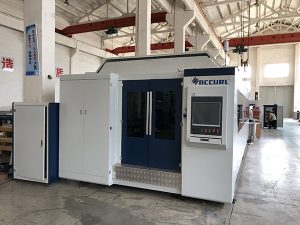 Mesin pemotong serat laser 1000W ~ 4000W yang besar untuk memotong lembaran logam halus